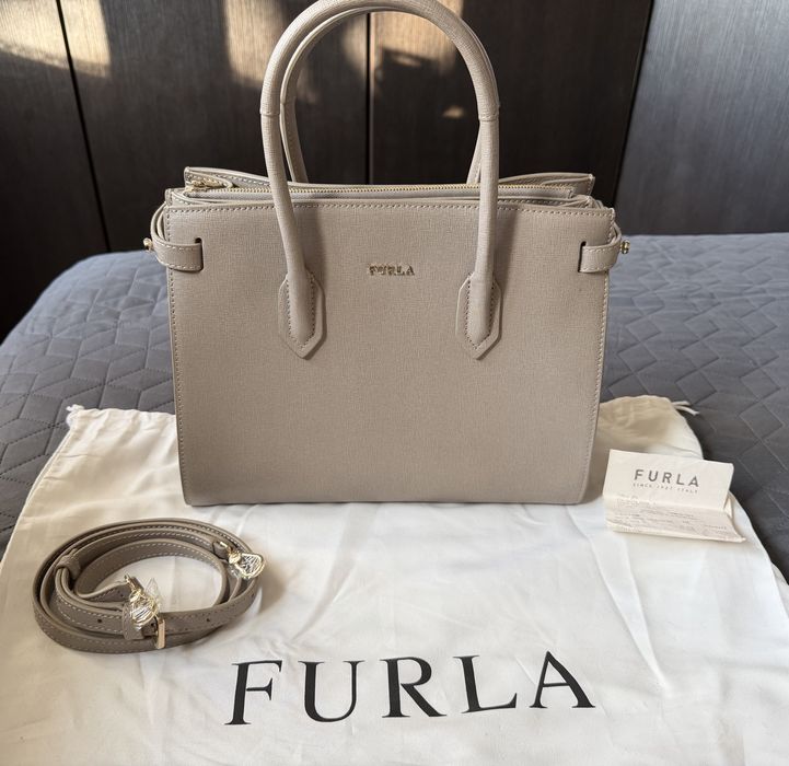 Оригинални дамски чанти Furla, Justcavalli, HUGO VALENTINO  Harrords London