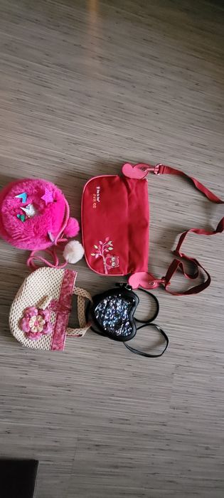 Чантички различни модели