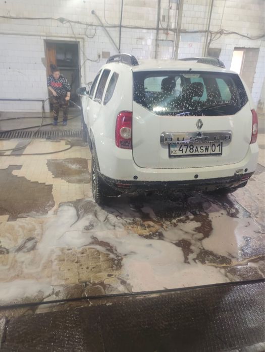 Рено -Дастер 2013год Белый