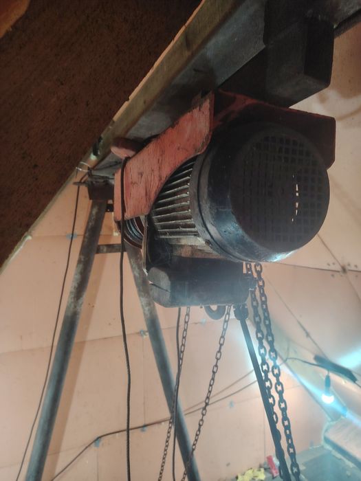 Продам электрическую лебедку (таль)