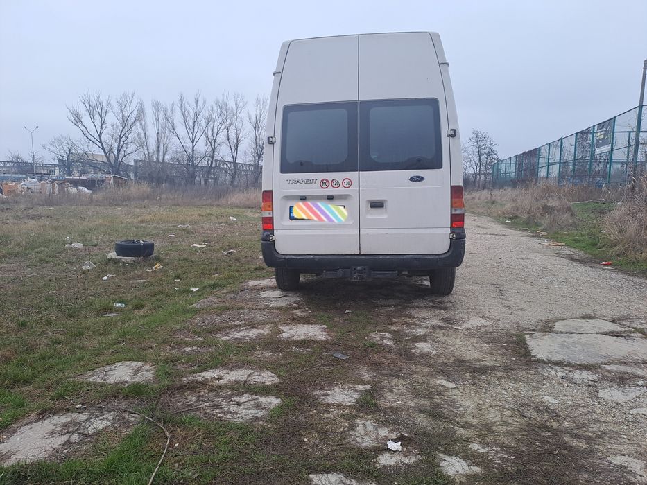 **Dubă Ford Transit**