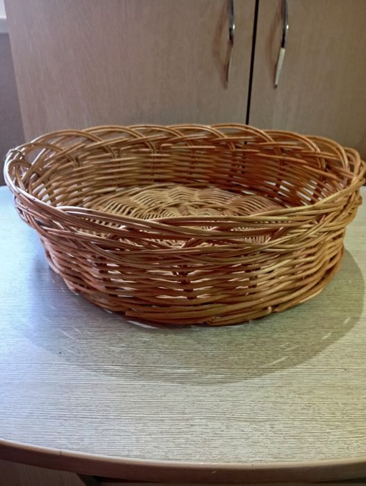 Продам вазы из лозы.