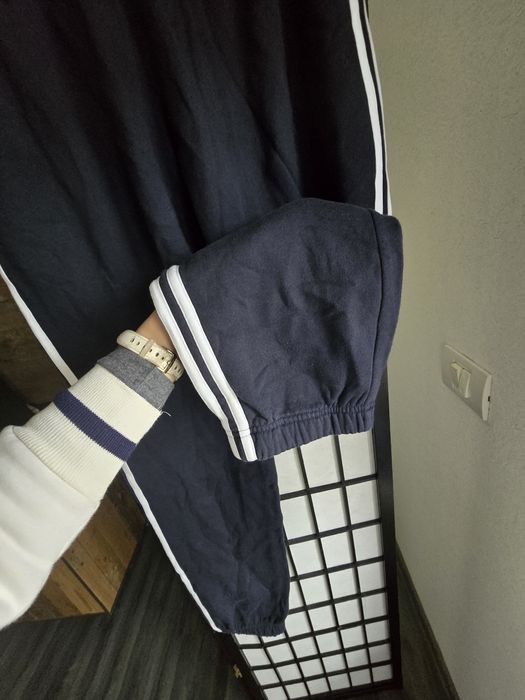 Pantaloni de trening Adidas marime S oversize