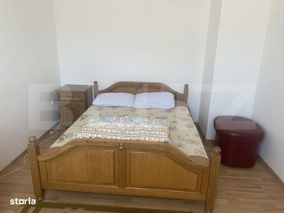 Casa de vanzare, cu 6 camere, 300 mp, spatioasa, in Campulung Moldoven