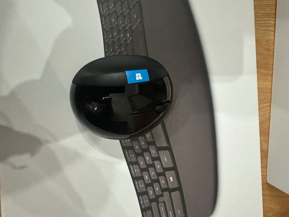 Kit Tastatura + Mouse Microsoft Sculpt Ergonomic Desktop, Wireless, Negru