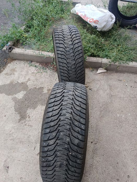 Продаю две шины зима