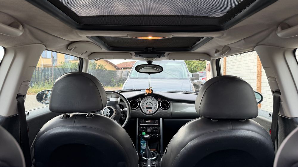 Vând MINI Cooper One, an 2006