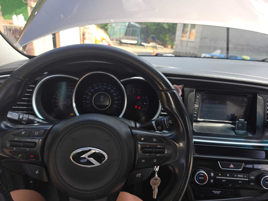 Autoturism KIA OPTIMA