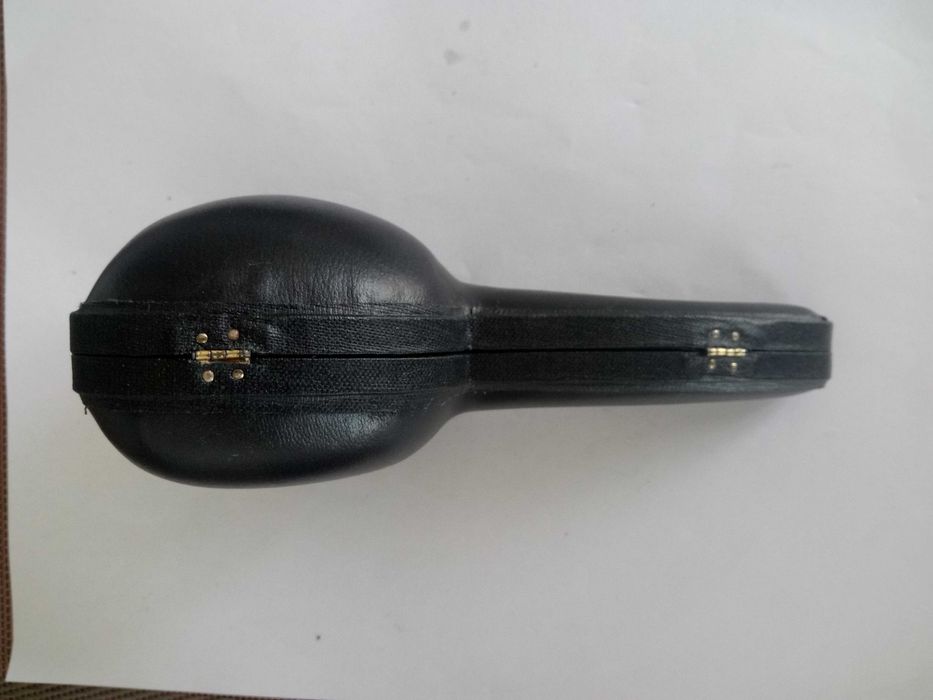 Стилно и красиво ,колекционерско предложение.