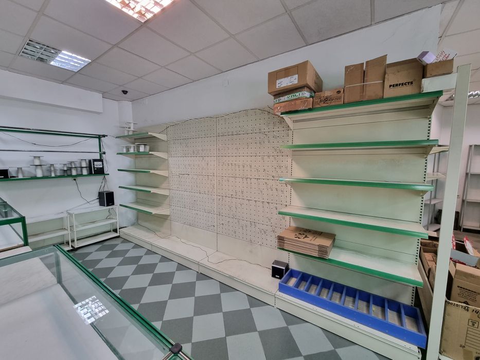 Краестени и островни стилажи