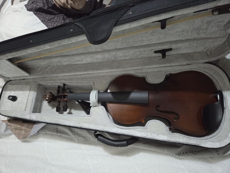 Скрипка из дерева