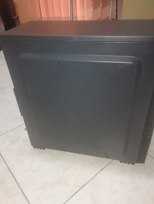 Carcase PC Thermaltake View 28 RGB, Deepcool Tesseract, SilentiumPC