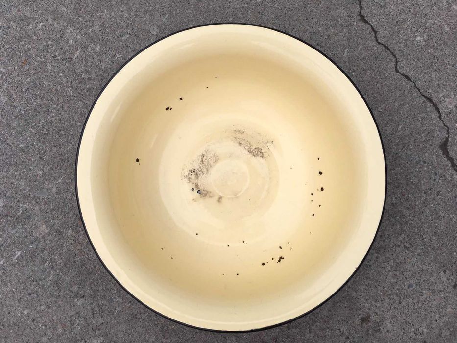 Продам эмалированную чашку, таз. Диаметр 50 см, высота 15 см. Горгаз