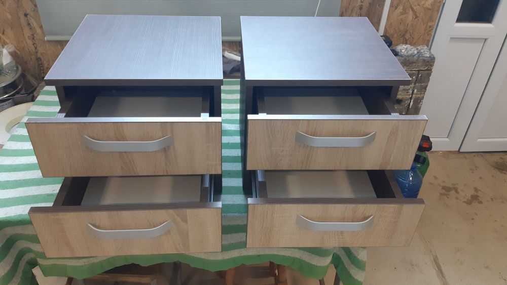 Set 2 noptiere cu sertare Wenge Sonoma 300 lei ambele