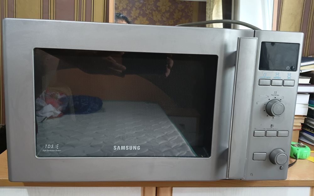 Продам микроволновую печь