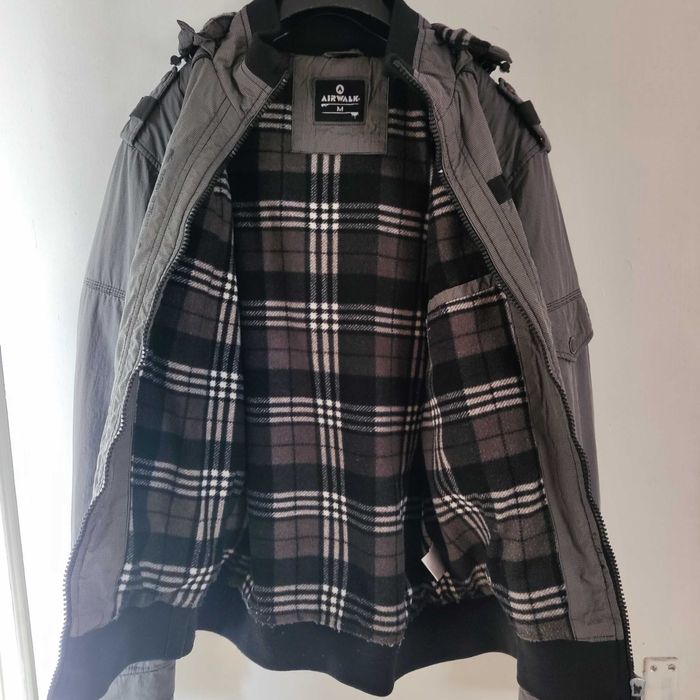 Сезонно Яке Airwalk