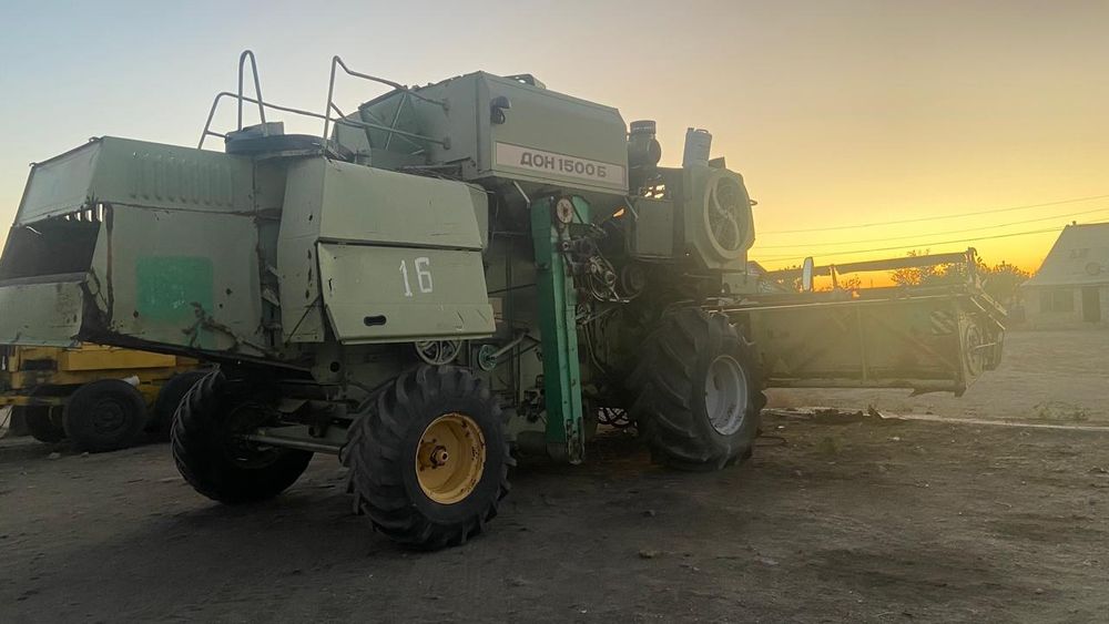 Комбайн ДОН 1500