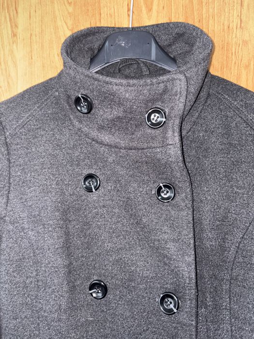 Ново палто, размер С. Обличано един път.