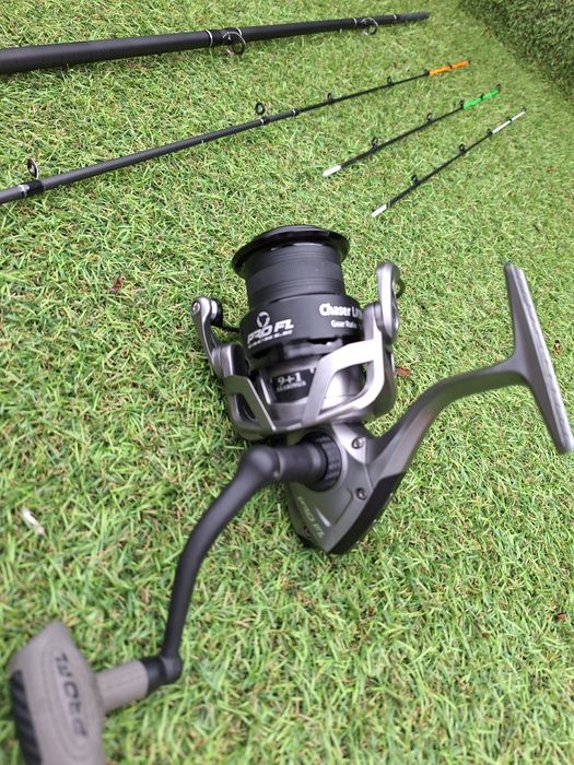 Set 2 lansete Pro FL Royal Feeder m  plus 2 New Pro Fl LA 5000