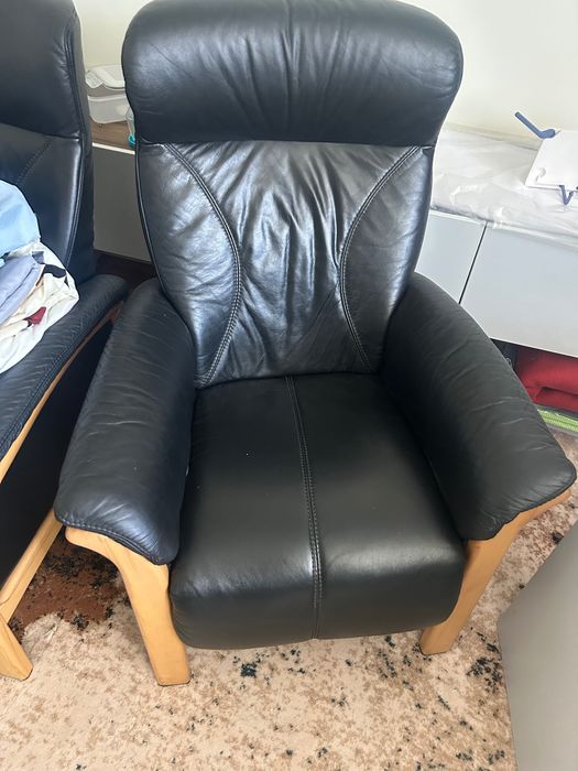 Canapea neagra de piele HIMOLLA