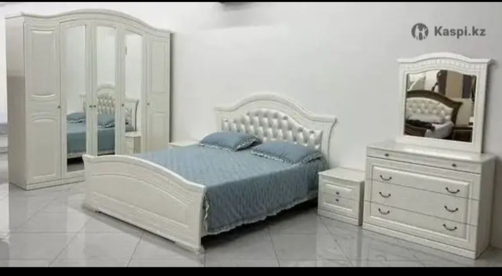 Спальный гарнитур