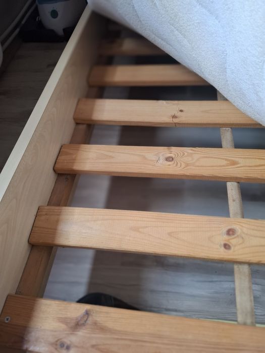Продавам спален комплект