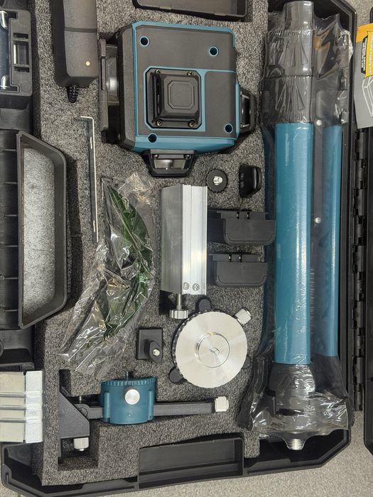 профессиональный лазерный уровень (нивелир)