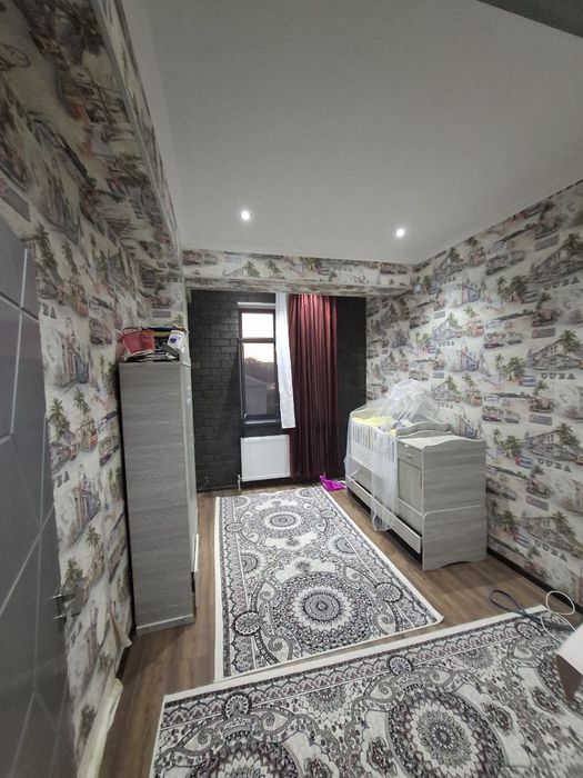 Янгийуль Шахар лаззат махала 200 к.м 6 хона