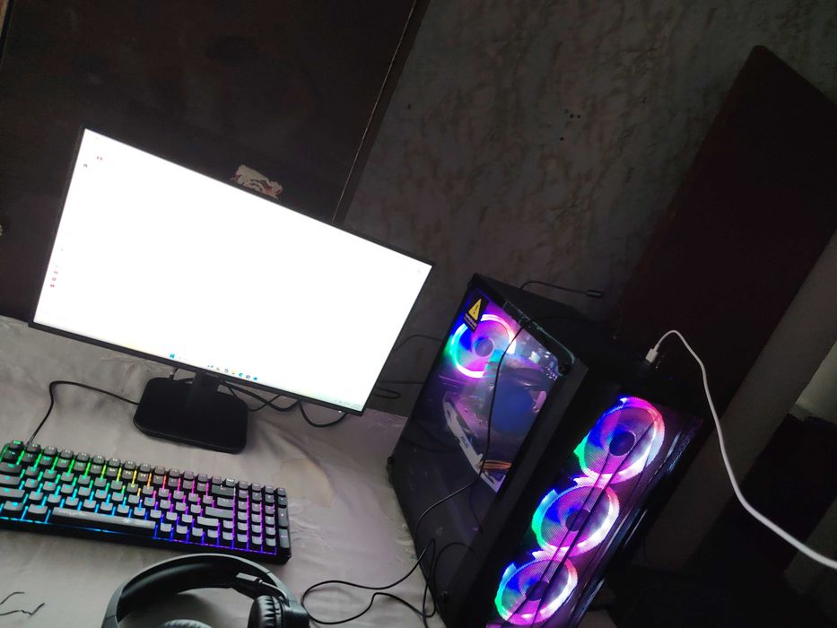 Unitate PC Gaming i7 7700 4.2Ghz/16GB DDR4/GTX1060 3GB/SSD 240/1TB GTA