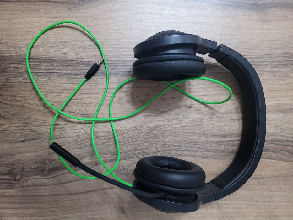 Наушники Razer Kraken Essential черный