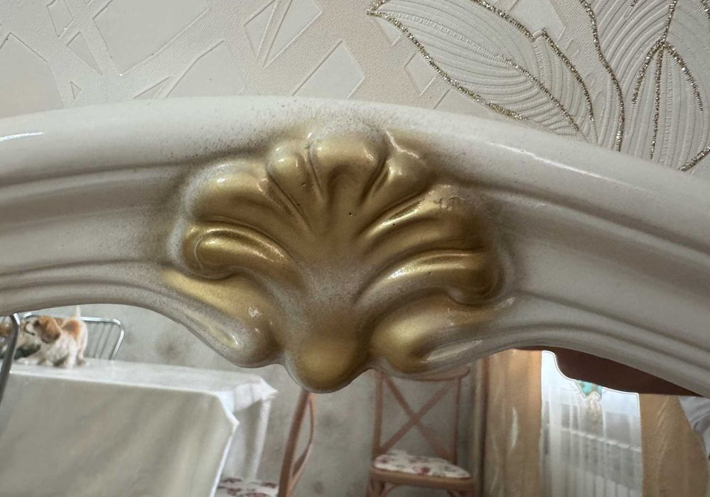 Большое настенное зеркало