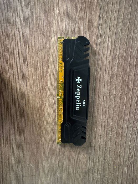 Продам  озу ddr4 16gb Zeppelin