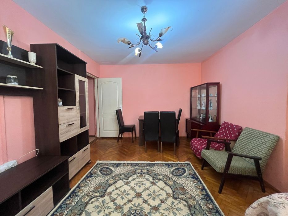 Vând apartament două camere centru