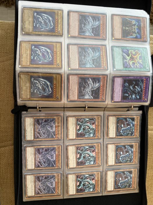 Колекция Yu-Gi-Oh карти ~1000 броя + албум и кутия