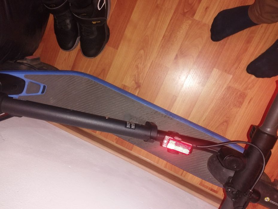 Vând trotineta electrica NINEBOT eKickScooter C2 Pro, 7 inch, negru-albastru
4.40
(5 recenzii)
