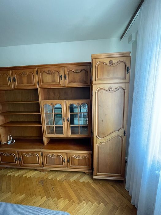 Mobila modulara din lemn masiv
