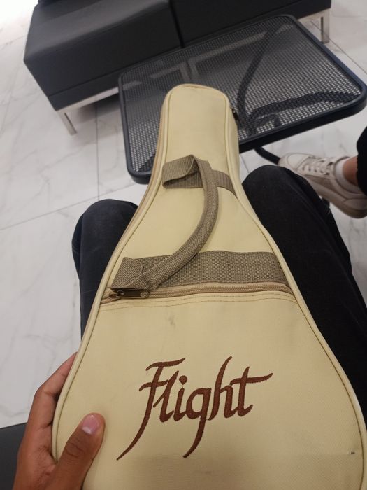 Продaм укулеле flight