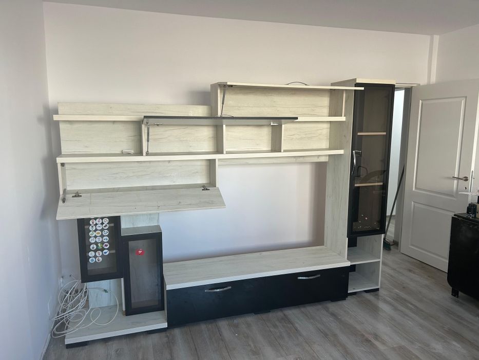 Vând mobila living