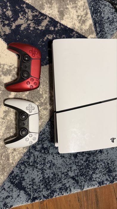 PS5 1Tb + 2 controllere
