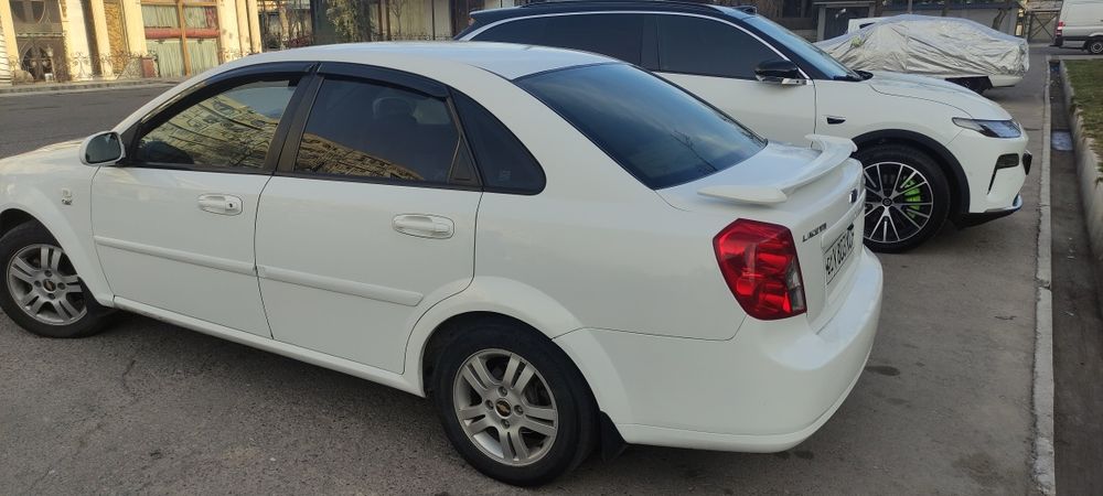 Продаю Lacetti 2010 год автомат