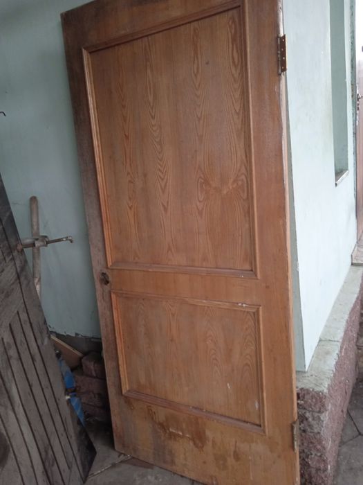 Продам                                 Дверь