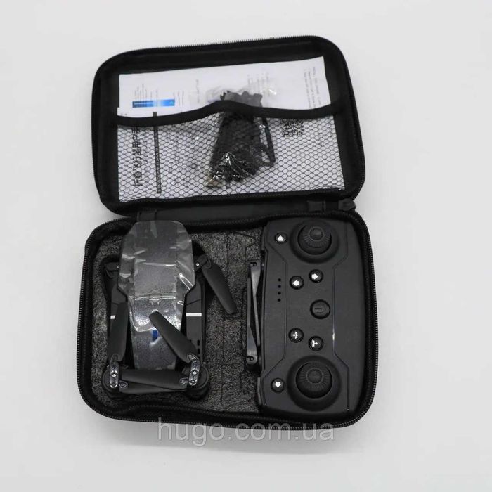 Дрон квадрокоптер e88