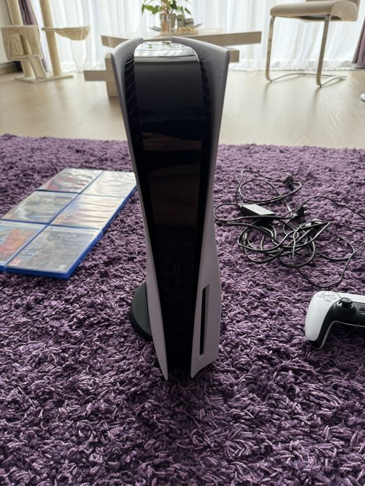 Playstation 5 (PS5) Disk 1TB (2023) + 6 jocuri si statie de incarcare