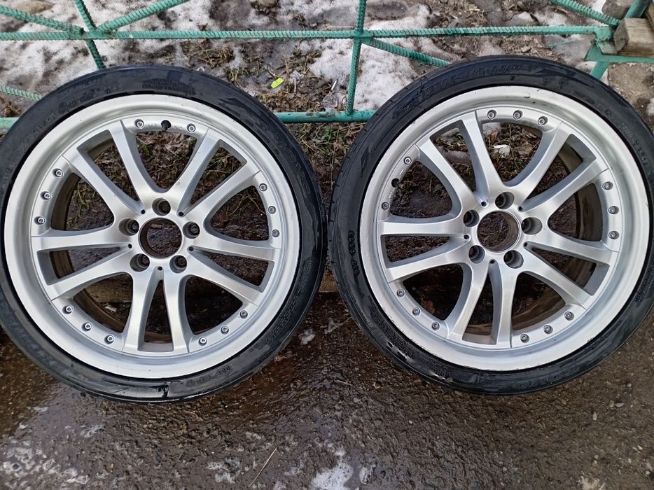 Диски с шинами на автомобиль