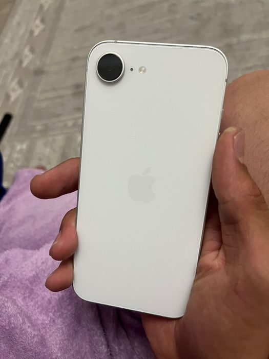 Iphone 16 e ,амане секси бабела буяяяяяяя