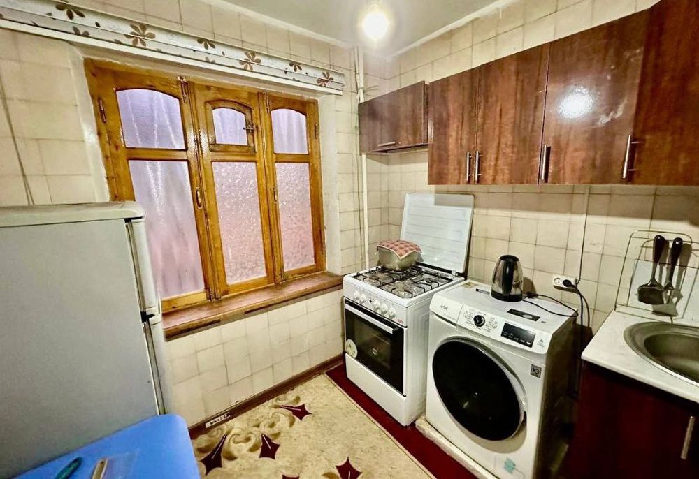 Shota Rustaveli koʻchasida 2 xonali kvartira ijaraga beriladi