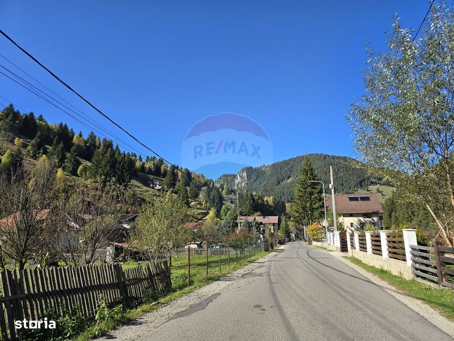 Vila / Pensiune / Camin / Azil seniori, zona superba Moeciu, parcare