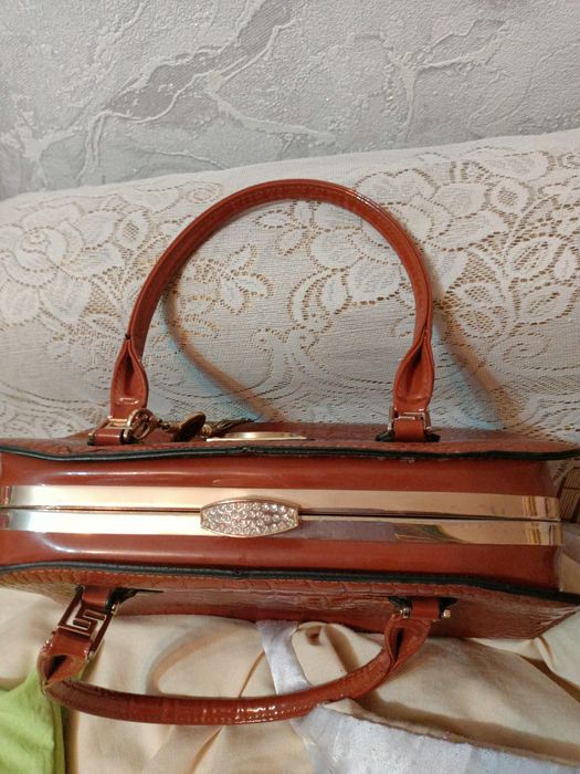 Продается сумка дамская