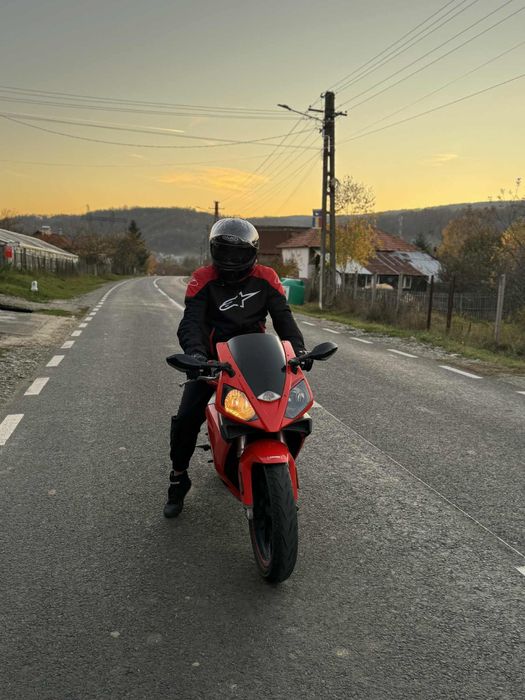 Derpi gpr 50 se conduce cu categoria B