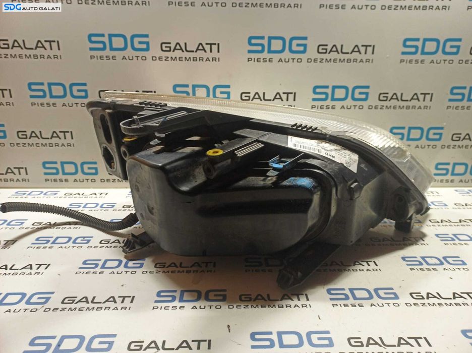 Far Stanga EUROPA FARA Xenon Ford C-Max C Max NFL Non Facelift 2004 - 2007 Cod 3M51-13006-BH [L0921]